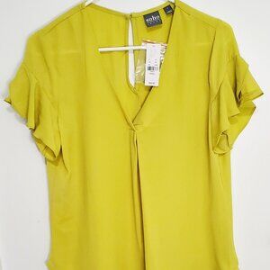 SOHO NY & Co. Women's Lime Green- Flowy Blouse- Small